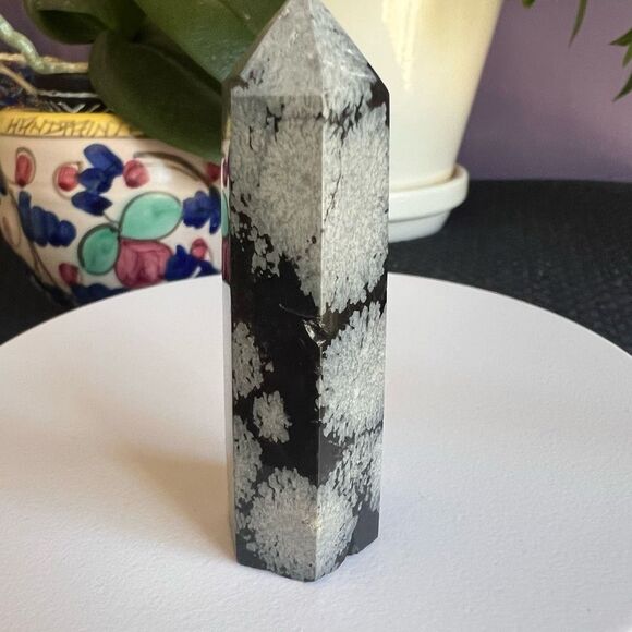 Snowflake Obsidian Crystal Tower (#16) - Picture 5 of 10
